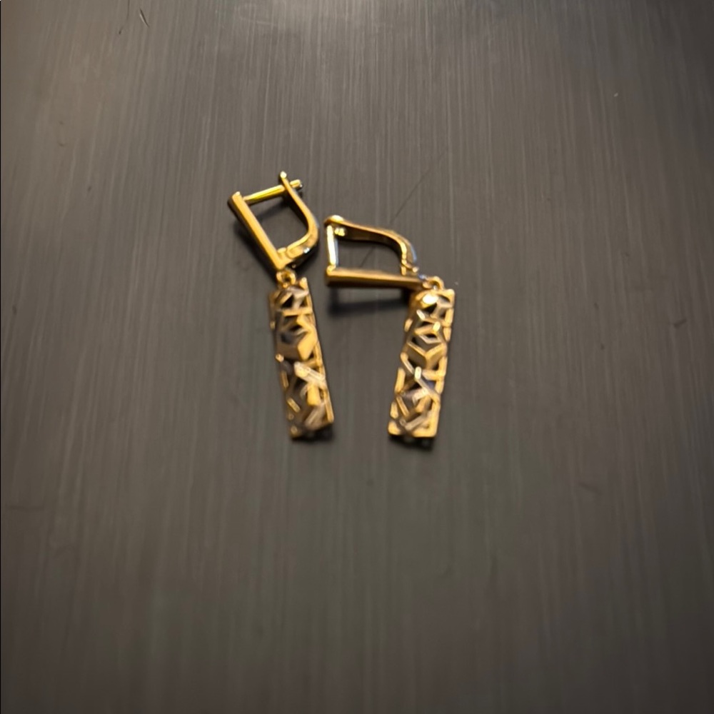 Elegant Gold Dangle Earrings